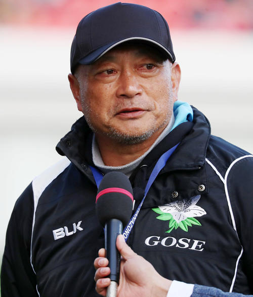 常翔学園対御所実　試合後インタビューを受ける御所実の竹田監督（撮影・加藤哉）