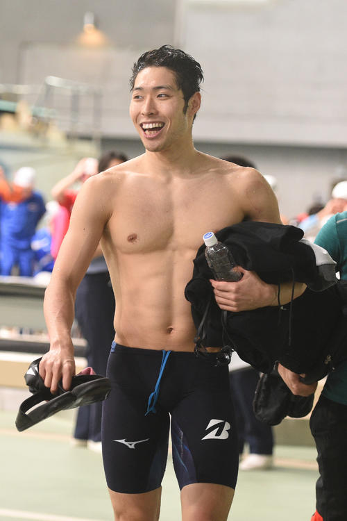 男子400メートル個人メドレーを終えて笑顔の萩野公介（撮影・柴田隆二）