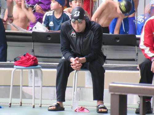 レース前に集中した表情を見せる萩野公介（撮影・益田一弘）