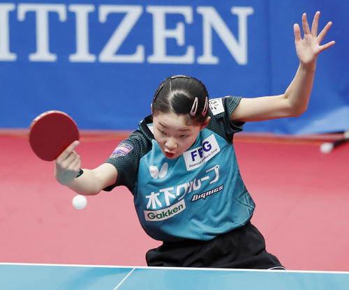 ジュニアの部女子シングルスで2回戦を突破した張本美和（共同）