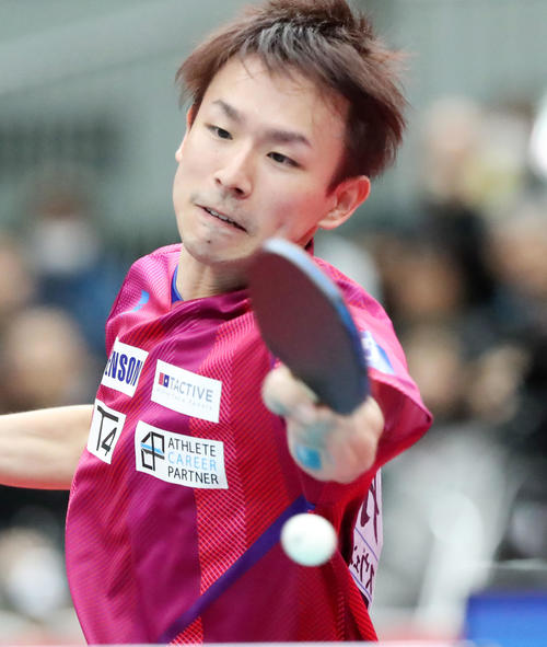 戸上に敗れ準々決勝で姿を消した丹羽（撮影・加藤哉）