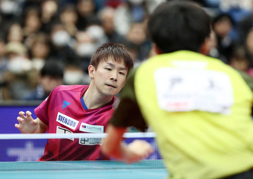 戸上に敗れ準々決勝で姿を消した丹羽（撮影・加藤哉）