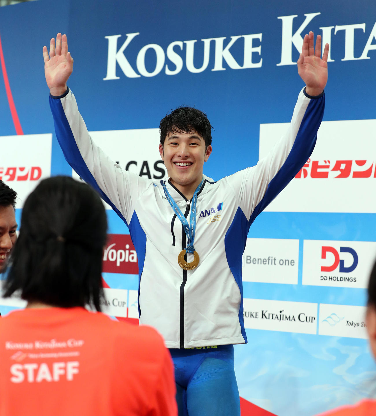 男子400メートル個人メドレーを大会新で優勝し、笑顔を見せる瀬戸（撮影・大野祥一）