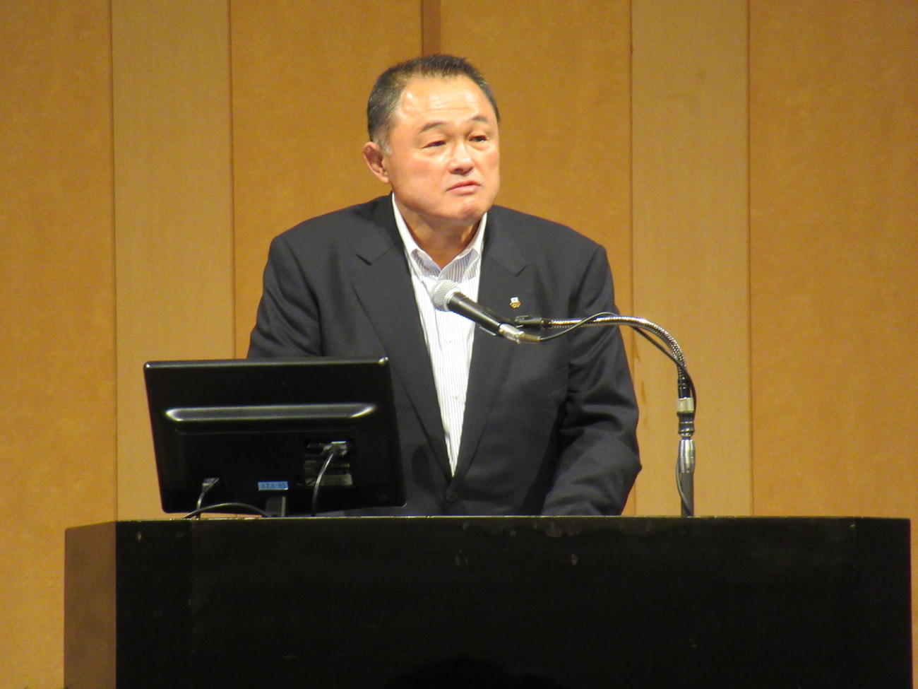 山下泰裕会長