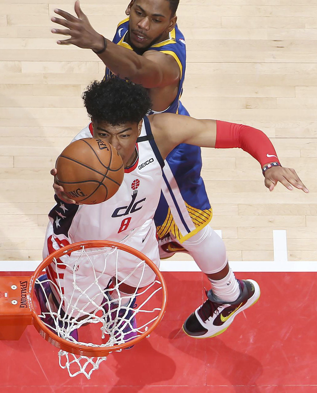 ウォリアーズ戦でシュートするウィザーズの八村（NBAE提供・ゲッティ＝共同）