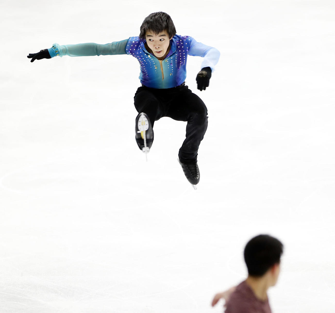 フィギュアスケート4大陸選手権　公式練習でSPの確認を丹念に行う鍵山優真（撮影・浅見桂子）