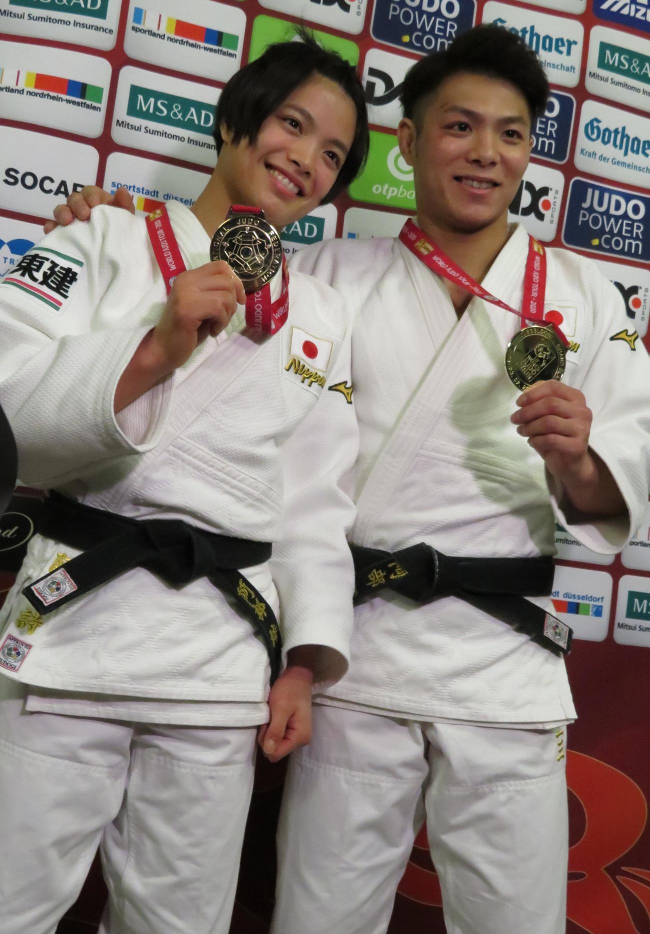 GSデュッセルドルフ大会でアベック優勝した阿部一二三（右）と妹の詩（撮影・峯岸佑樹）