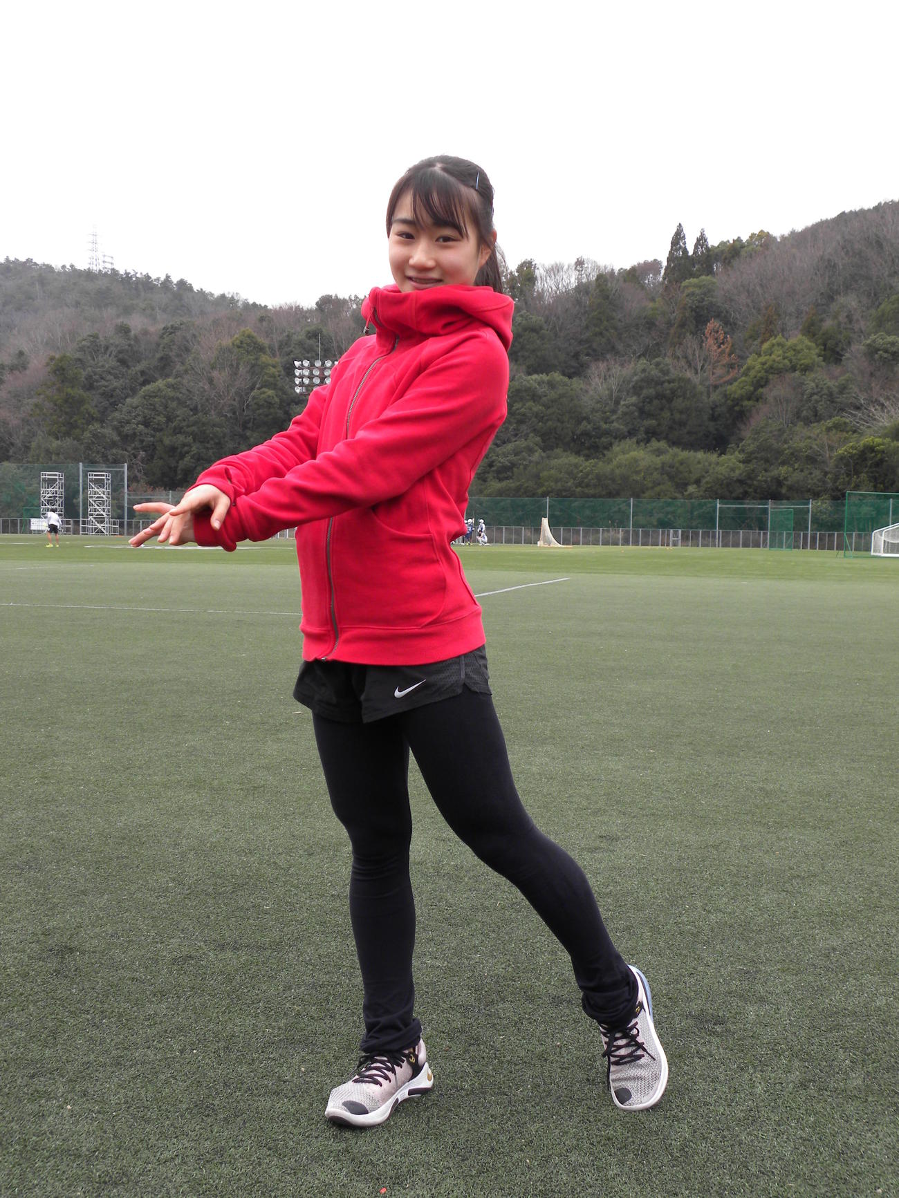 世界ジュニア選手権を控え、ポーズを決める河辺愛菜（撮影・松本航）