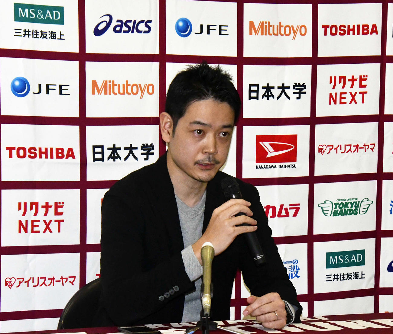 川崎－北海道戦中止について理由を説明するBリーグ広報責任者の増田氏（撮影・平山連）
