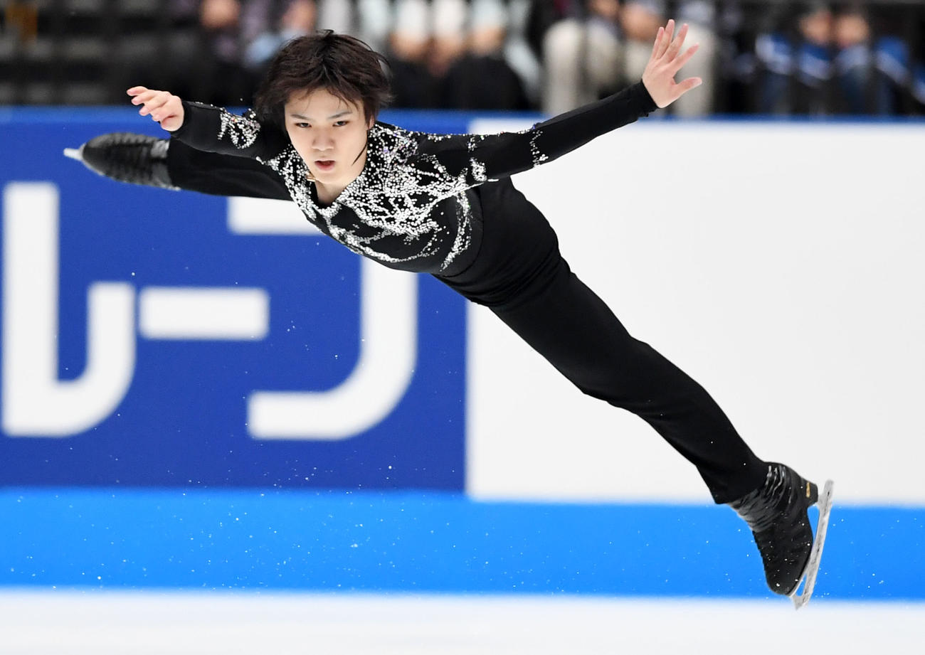 ジャンプする宇野（2019年10月5日撮影）