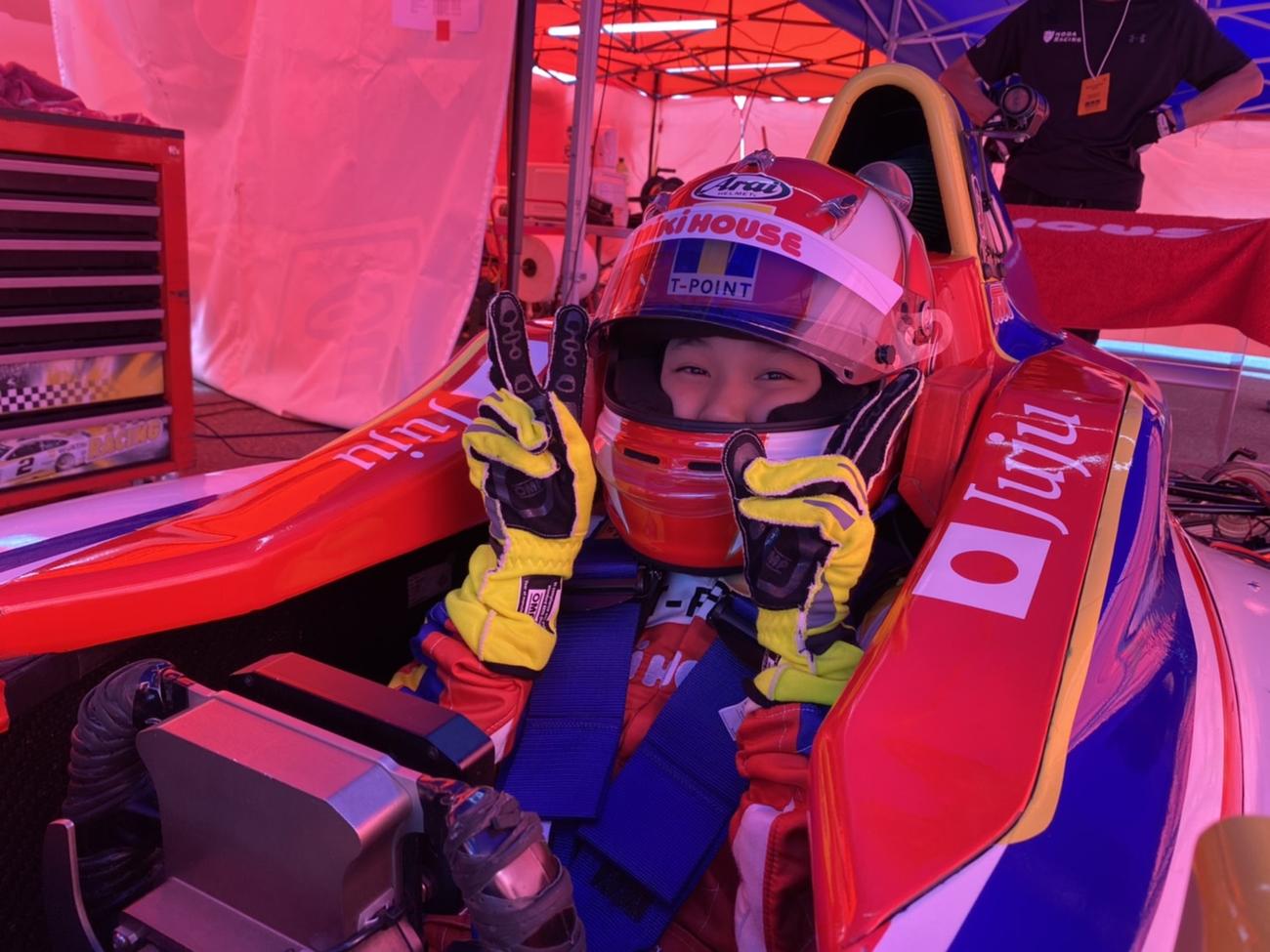 「F4　Danish　Championship」に出場し、笑顔を見せるJuju（NODA　RACING提供）
