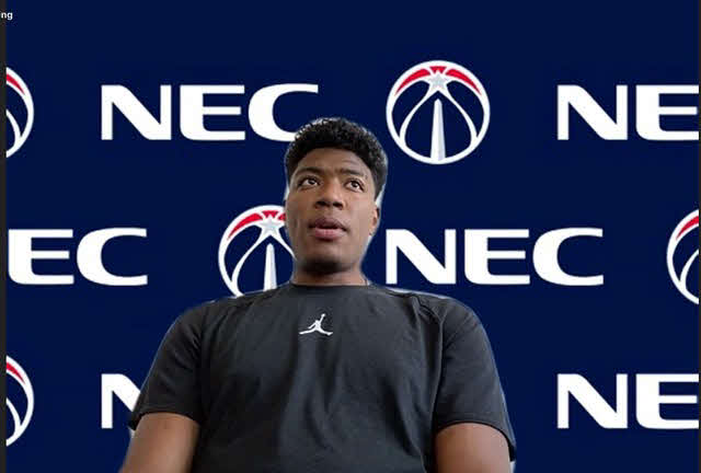 オンラインでの合同インタビューに応じるNBAウィザーズの八村