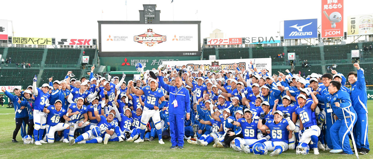 19年開催の甲子園ボウルを制した関学大の選手たち（2019年12月15日撮影）