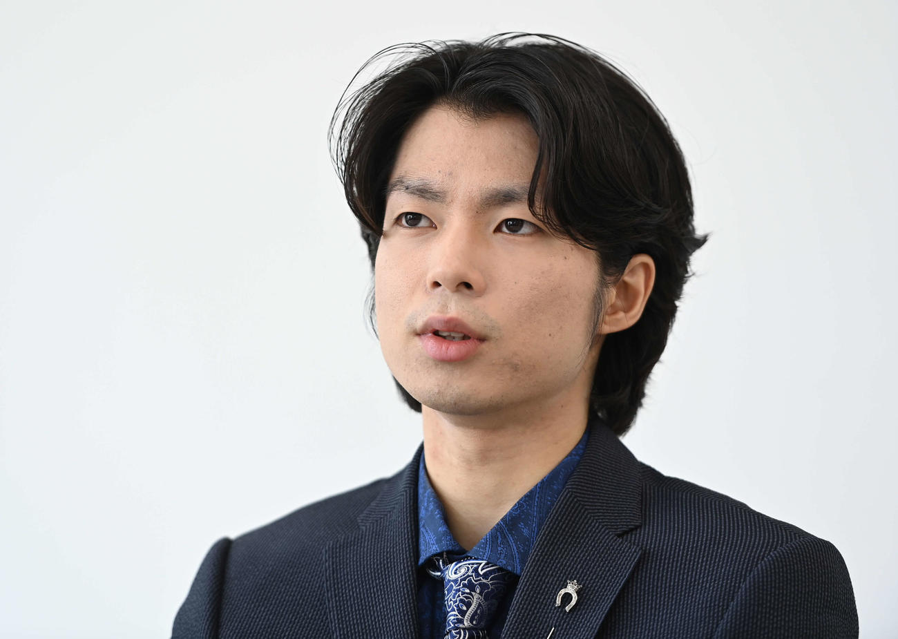 インタビューを受ける町田樹氏（撮影・鈴木みどり）