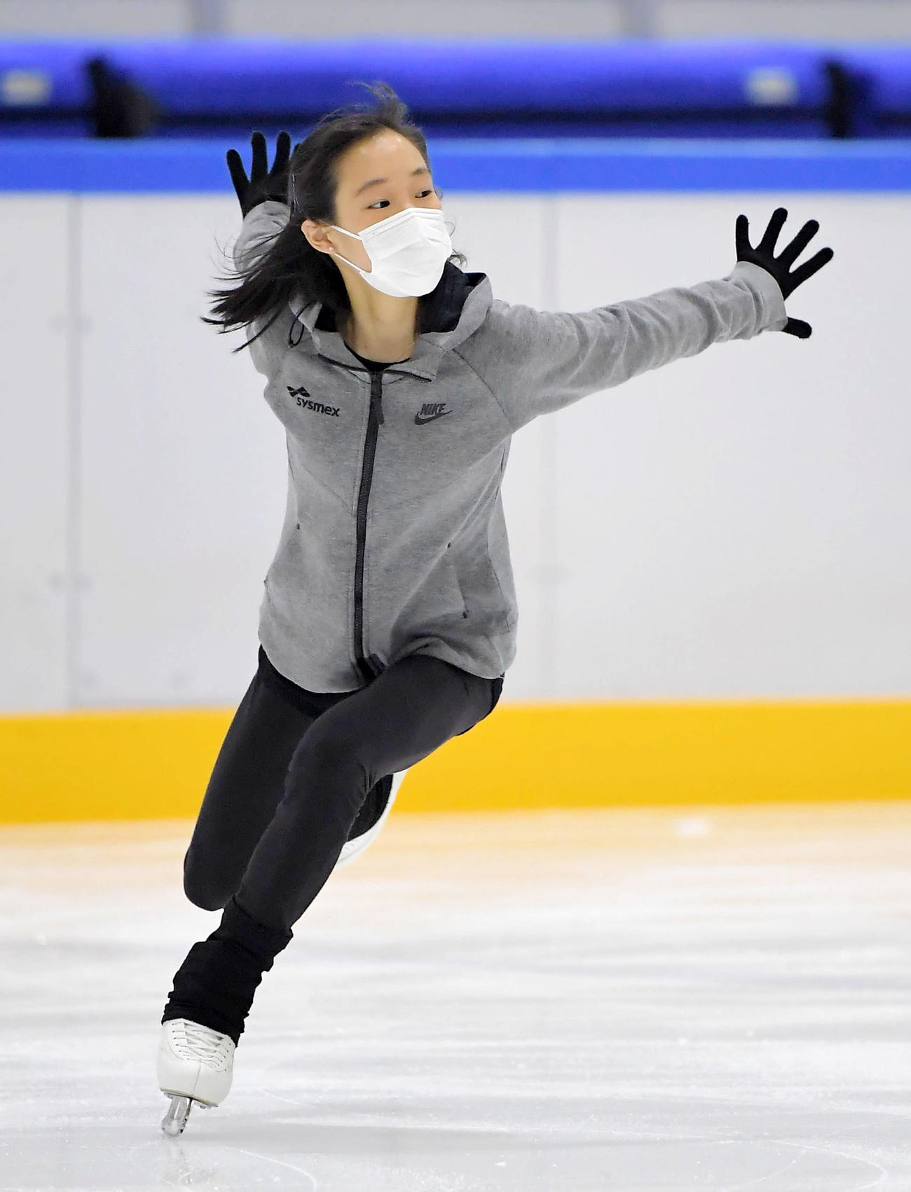 フィギュアのシニア強化合宿で練習する三原舞依（代表撮影）