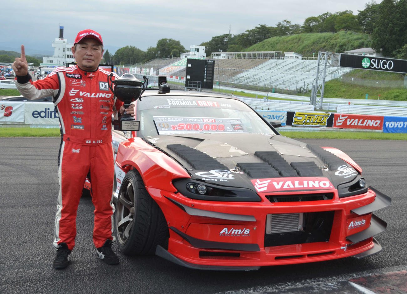 第1戦を制した植尾勝浩と愛車VR180（撮影・吉池彰）