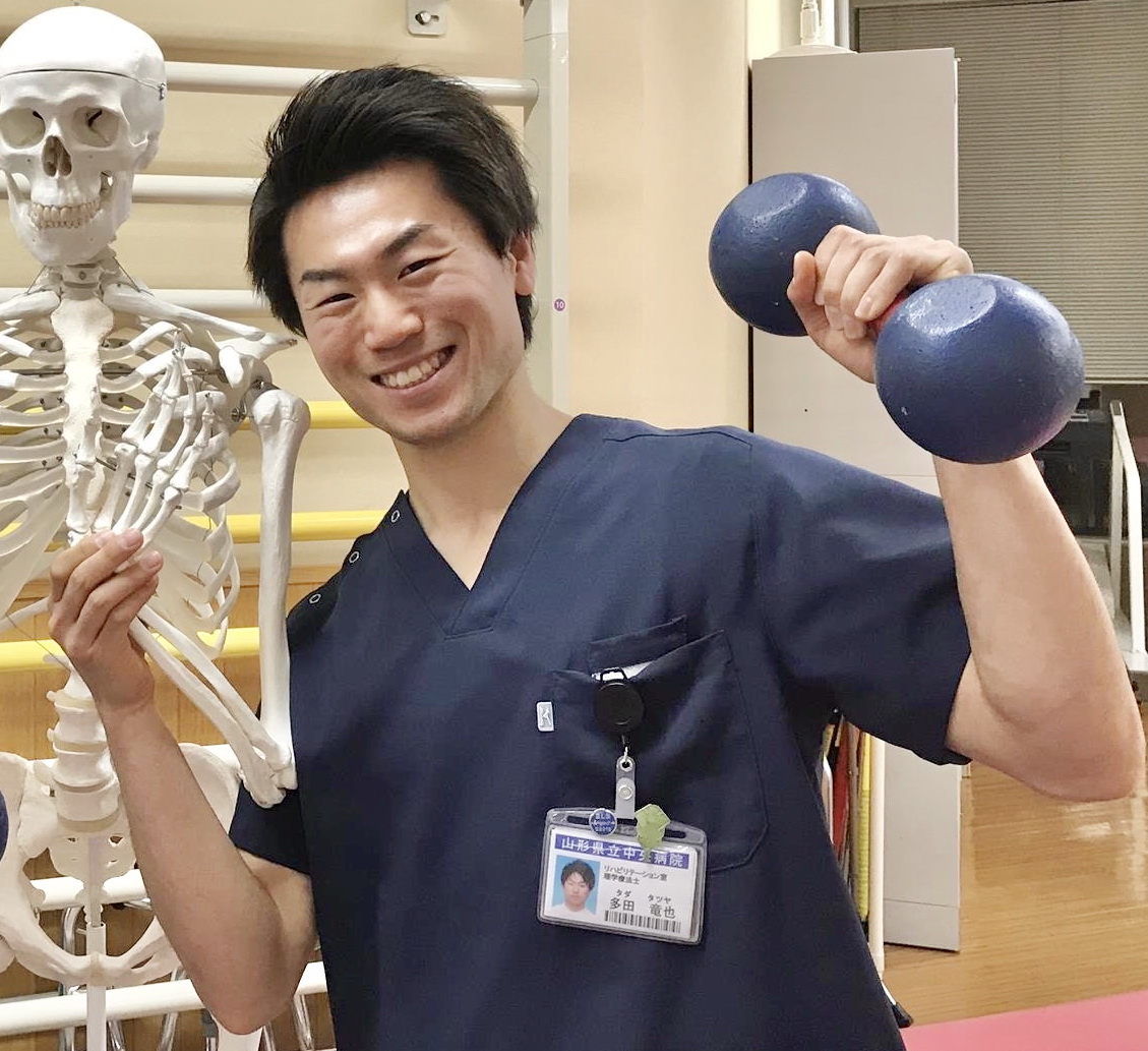 山形県立中央病院で理学療法士として働く多田さん（本人提供）　