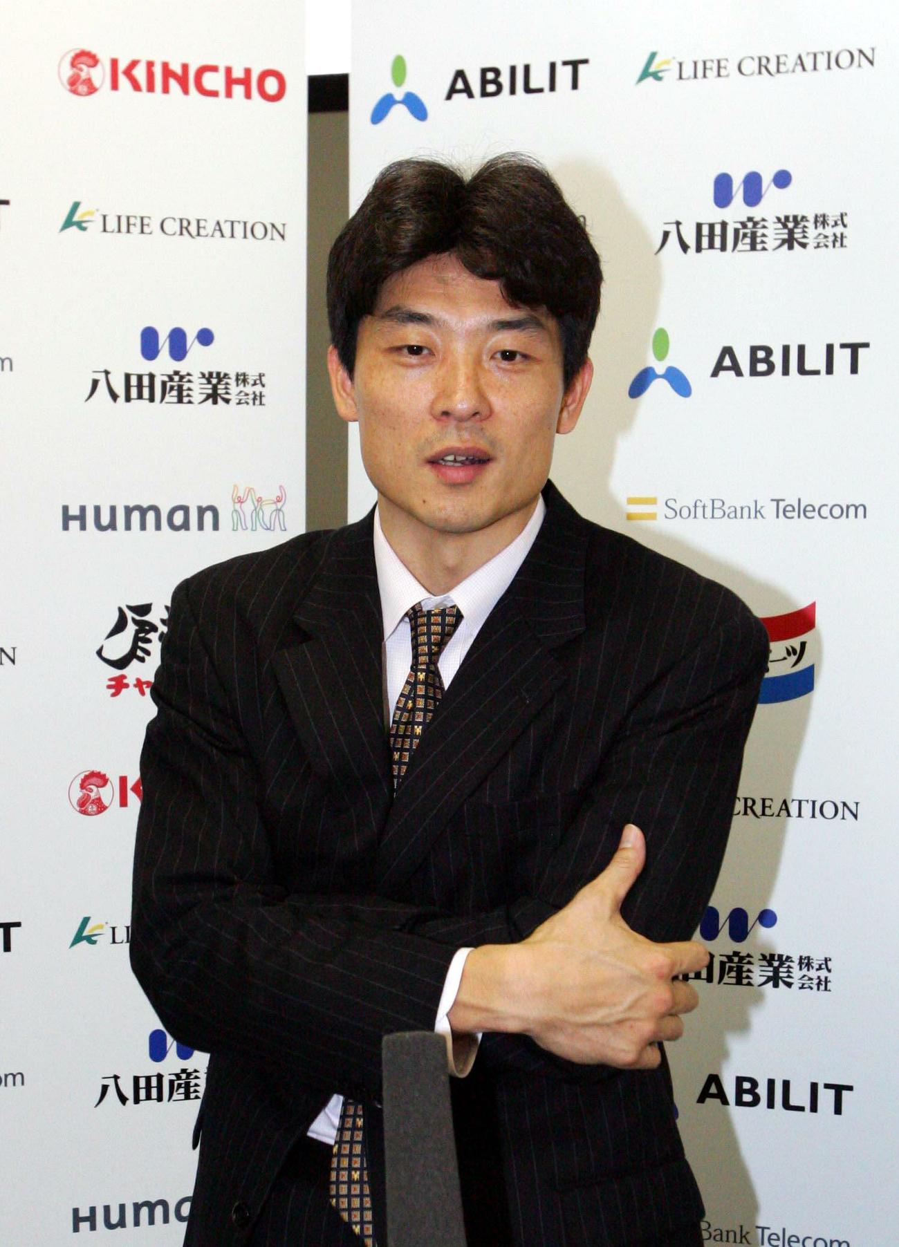 大阪エヴェッサの天日謙作監督（2006年10月21日撮影）