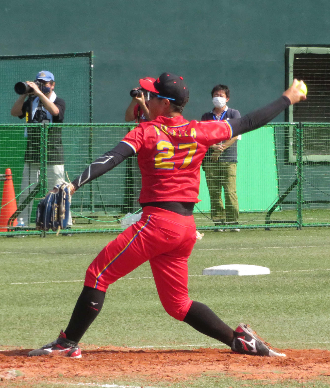 日本女子ソフトボールリーグ開幕節　太陽誘電VS豊田織機　7回1失点で完投した太陽誘電、藤田倭（撮影・松熊洋介）