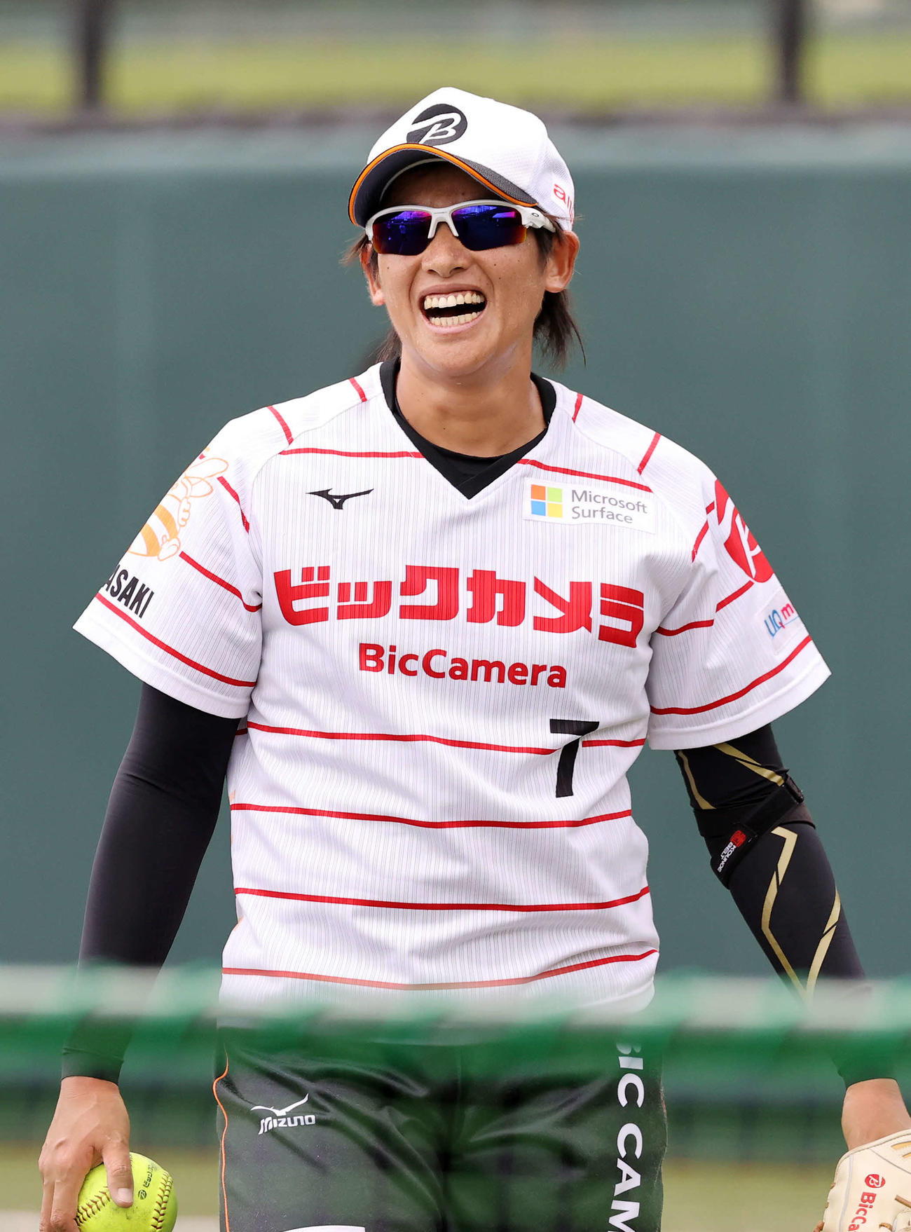 ビックカメラ高崎対トヨタ自動車　試合前、笑顔を見せるビックカメラ高崎・上野（撮影・鈴木正人）