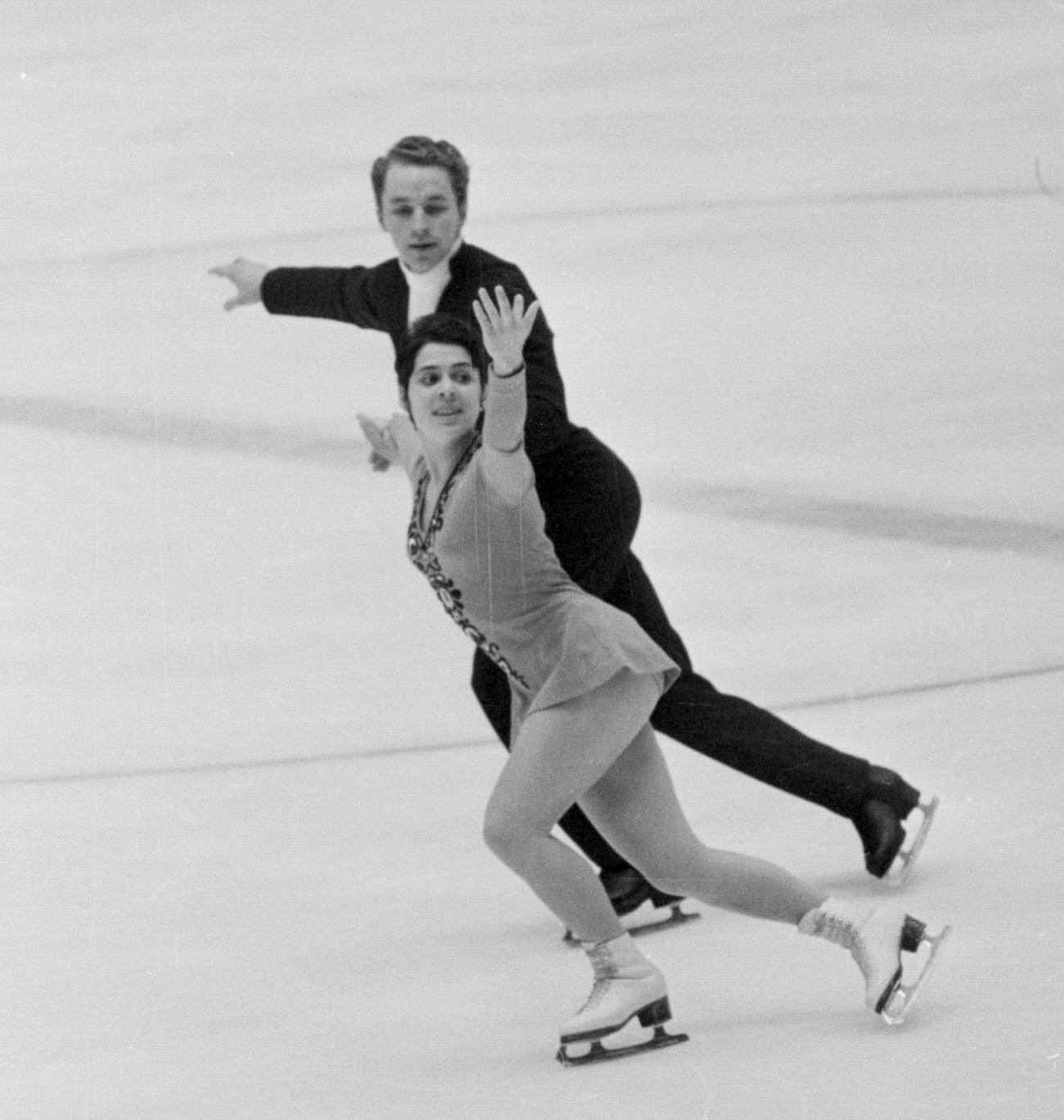 札幌五輪で優勝したロドニナ、ウラノフ組