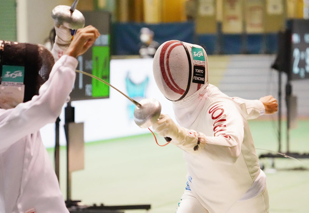 全日本フェンシング選手権、男子エペに出場し攻める見延（撮影・菅敏）