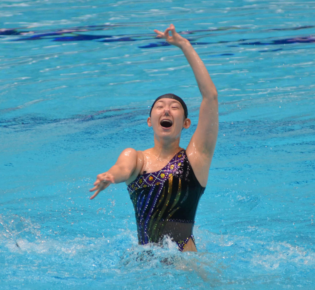 ソロシニア女子の部で大きな泳ぎを見せる小俣夏乃（撮影・吉池彰）
