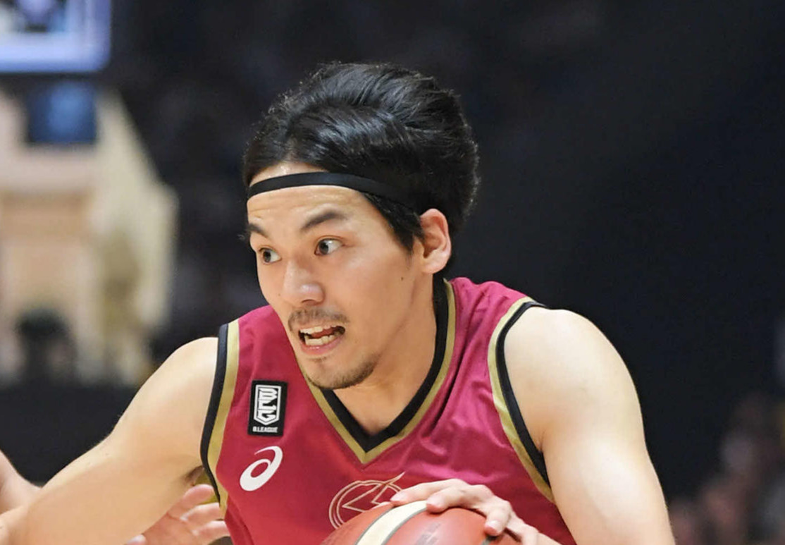 川崎・篠山竜青（19年10月撮影）