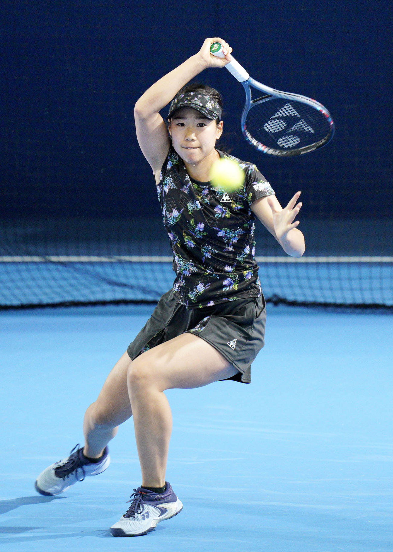 女子シングルスで穂積絵莉に競り勝ち、8強入りした日比野菜緒（共同）