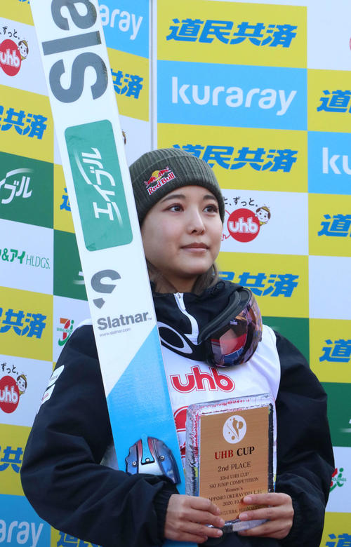 男子は小林陵侑ｖ 女子は伊藤有希ｖ 高梨沙羅２位 スポーツ写真ニュース 日刊スポーツ