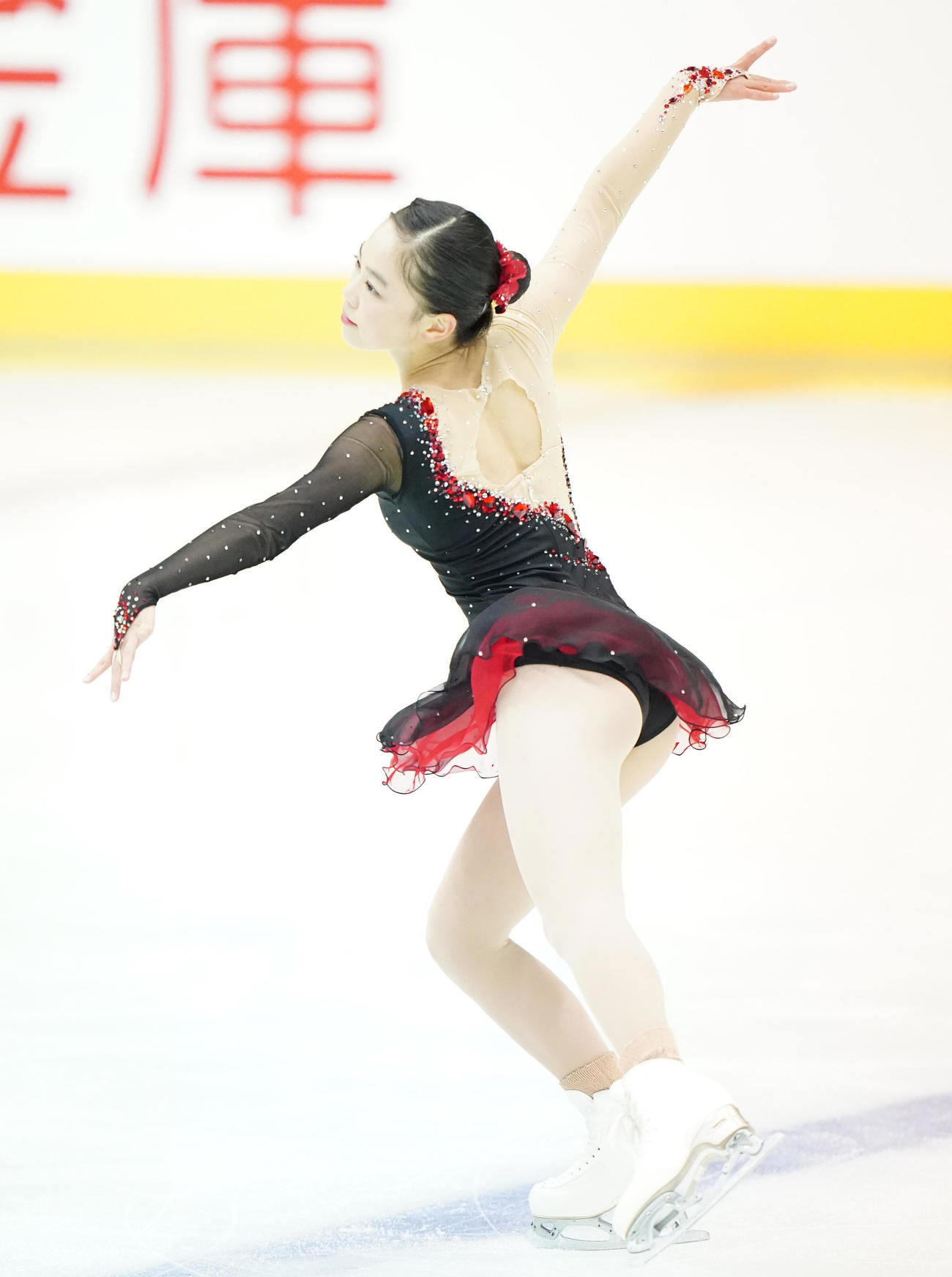 西日本フィギュア　ジュニア女子フリー、演技をする吉田陽菜（代表撮影）