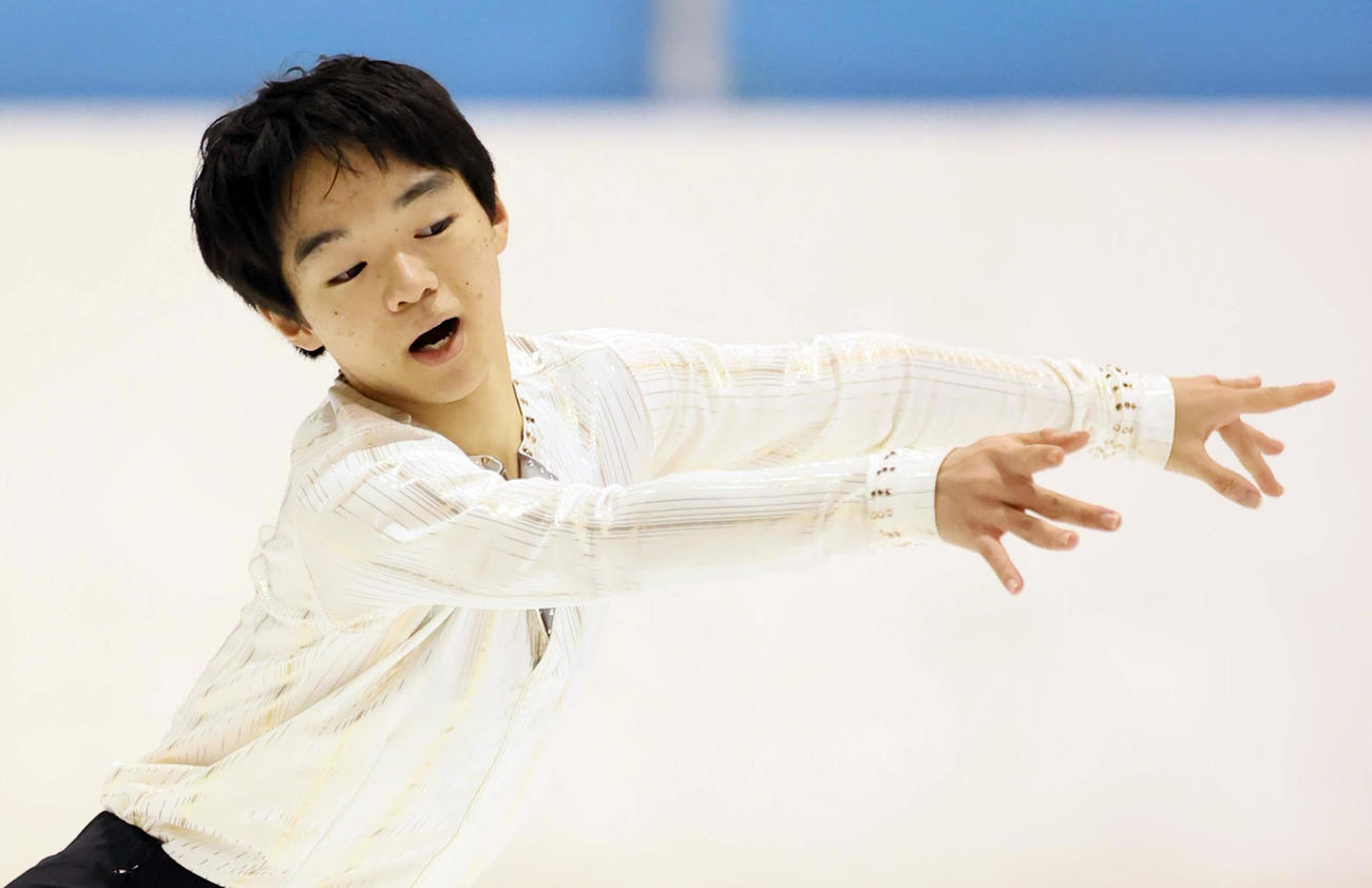 男子ショートプログラム（SP）で2位になった鍵山優真（代表撮影）