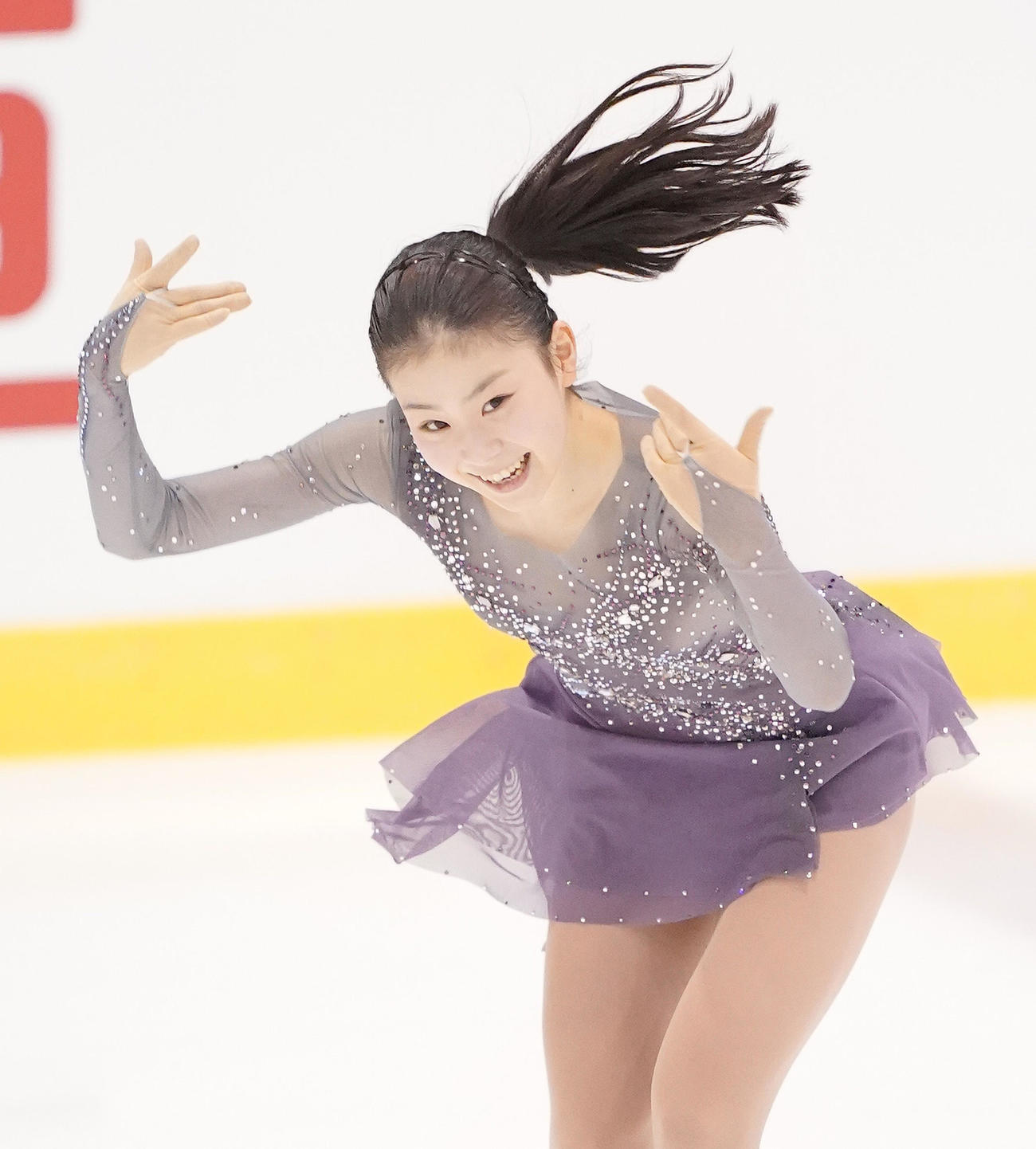 フィギュアスケート東日本選手権・女子フリーで演技をする吉岡（撮影・菅敏）