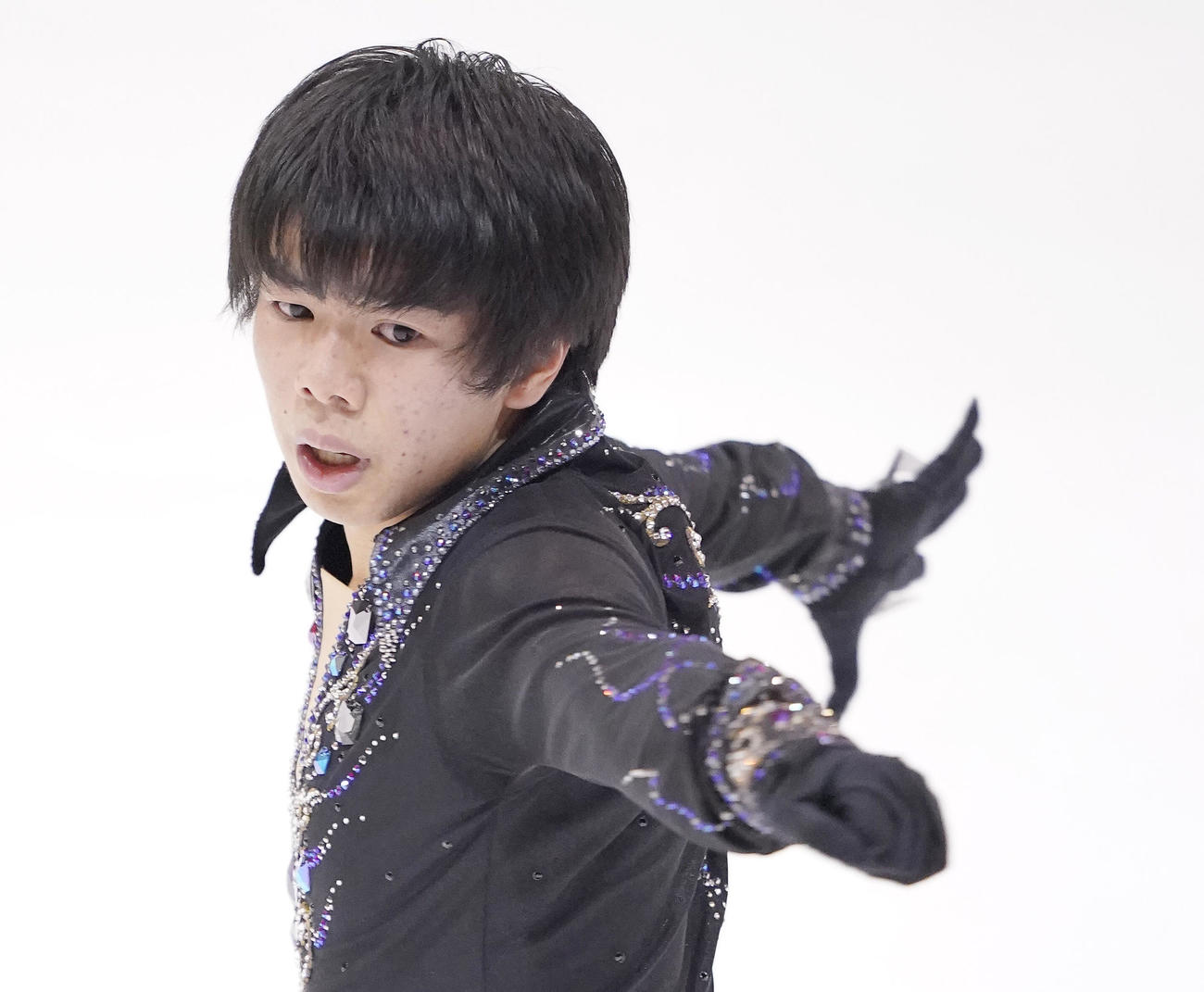 フィギュアスケート東日本選手権・男子フリーで演技をする佐藤（撮影・菅敏）