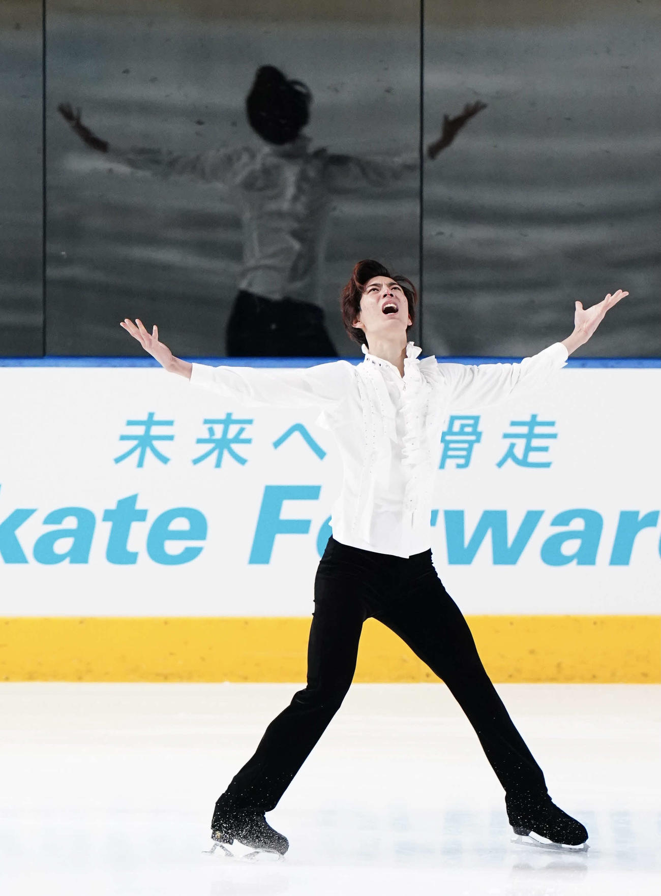 全日本ジュニアフィギュアスケート選手権2日目　男子SP　演技する三宅星南（代表撮影）