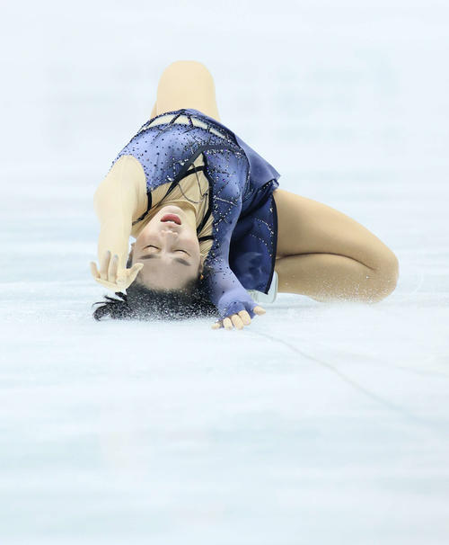フィギュアスケートNHK杯女子ショートプログラム　演技をする樋口新葉（代表撮影）