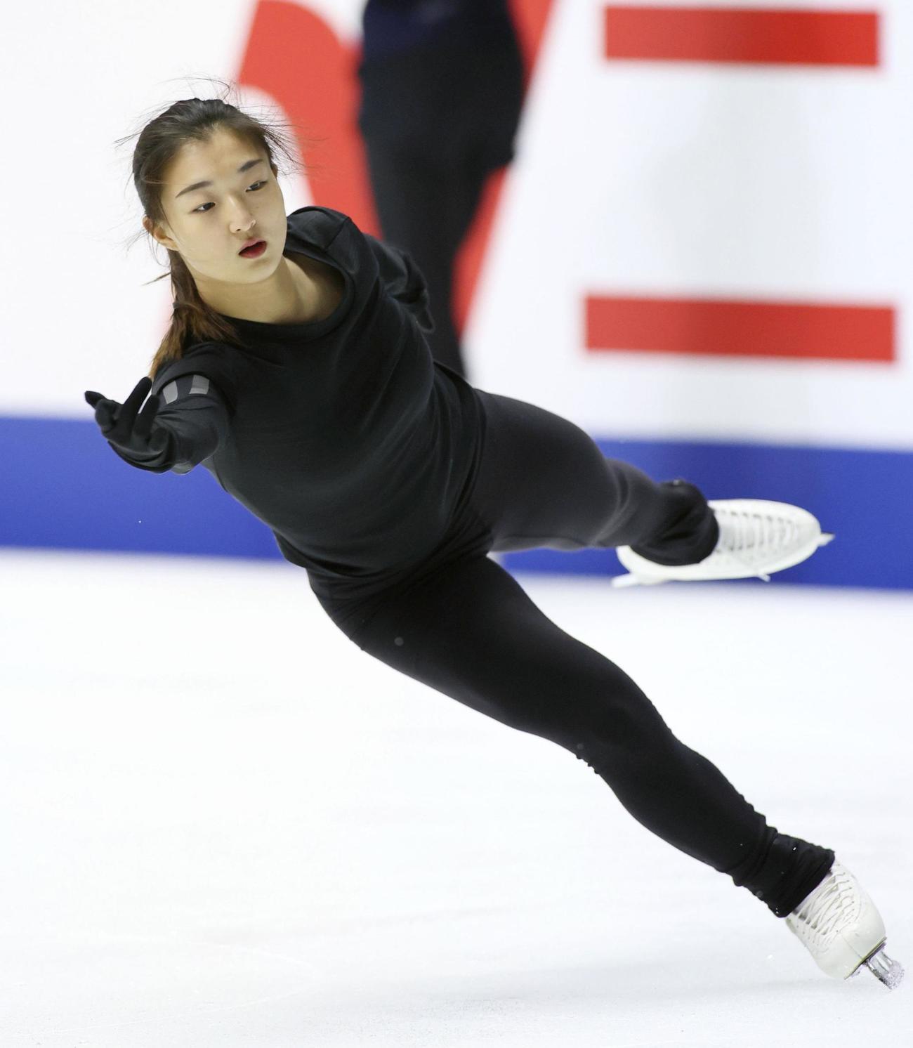 調整する坂本花織（代表撮影）