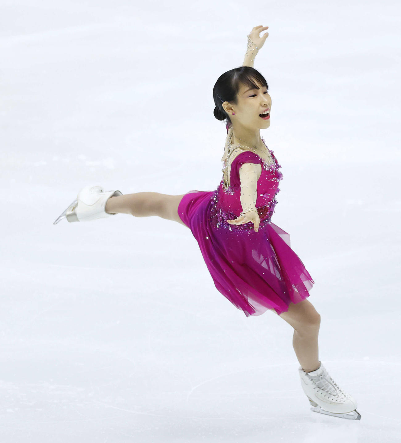 フィギュアスケートNHK杯女子ショートプログラム　演技をする三原舞依（代表撮影）