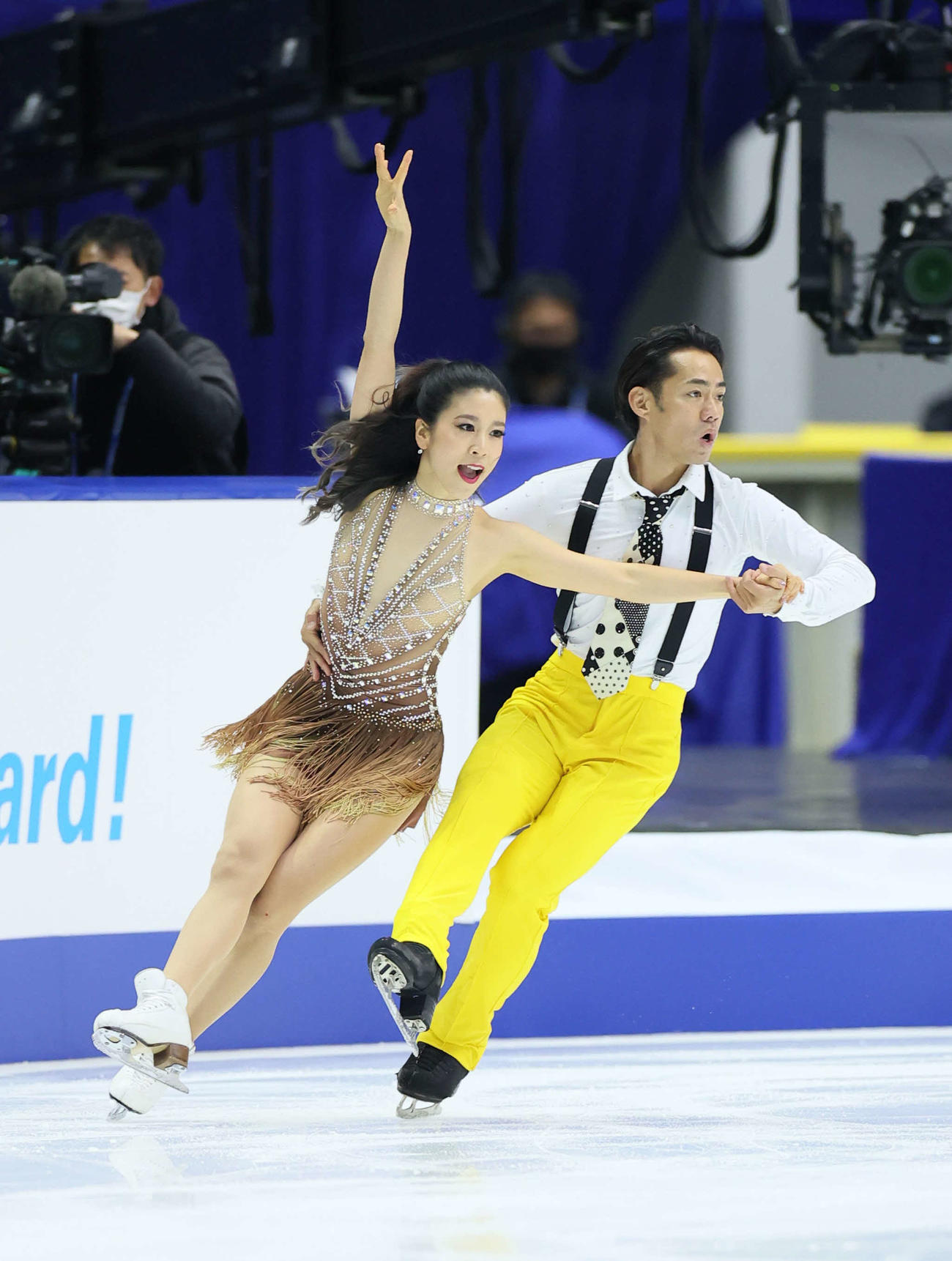 演技をする村元哉中（左）・高橋大輔組（代表撮影）