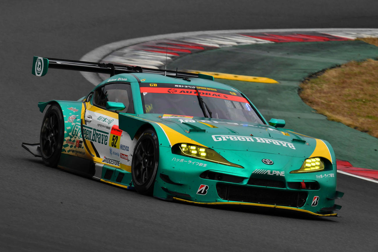 GT300クラスのSAITAMATOYOPET　GB　GR　Supra　GT