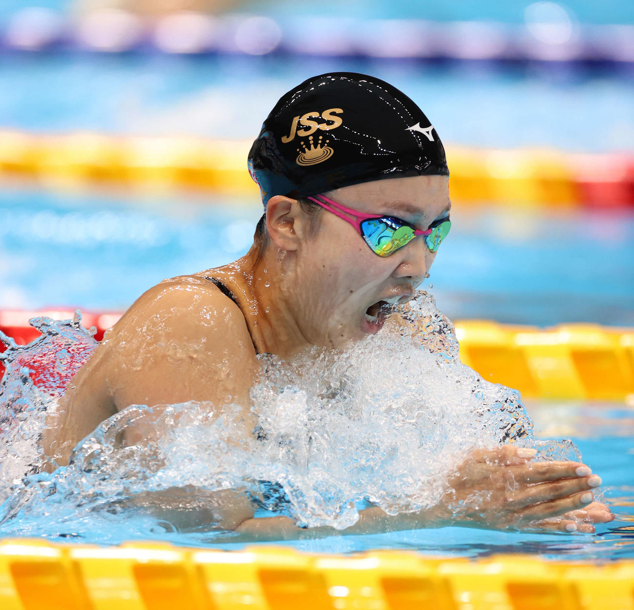 女子200メートル平泳ぎで優勝した渡部（撮影・河野匠）