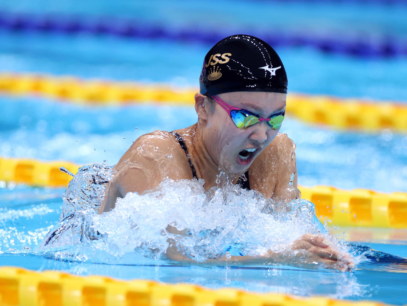 女子200メートル平泳ぎで優勝した渡部（撮影・河野匠）