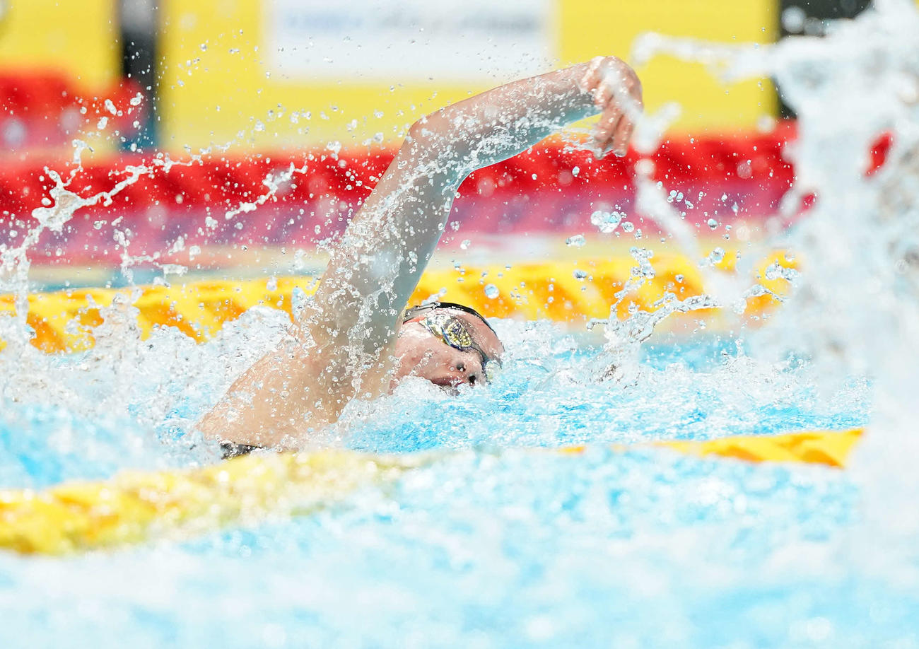 女子100メートル自由形で優勝した酒井（撮影・鈴木みどり）