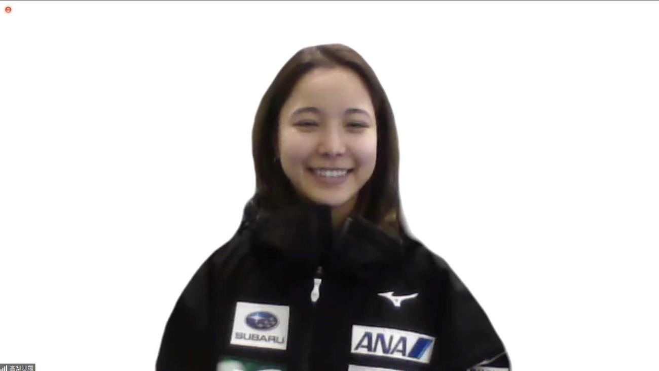 オーストリア遠征出発前にオンライン取材に対応するジャンプ女子の高梨