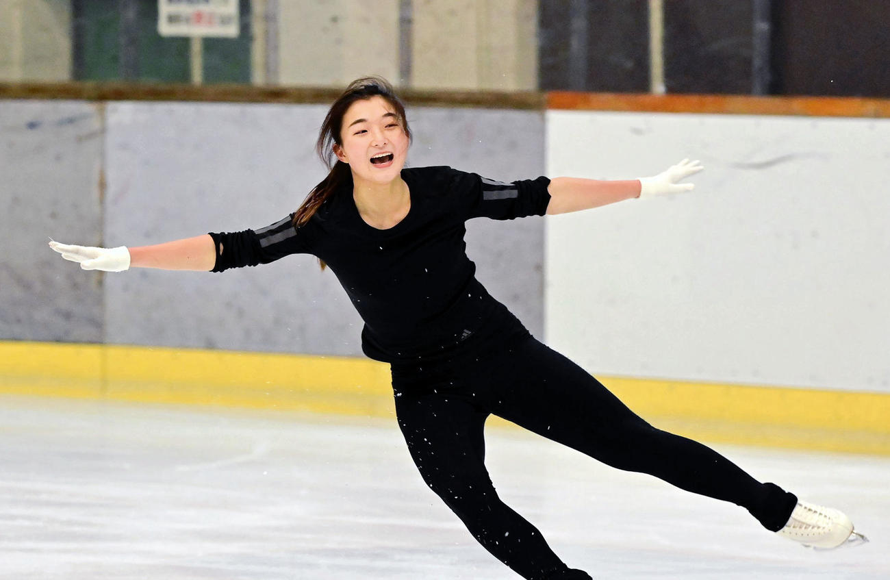 練習を披露する坂本花織（代表撮影）