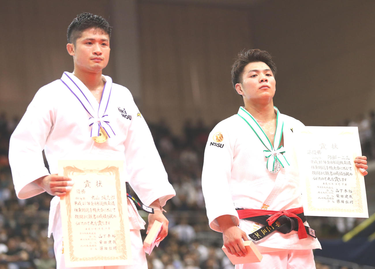 丸山城志郎（左）と阿部一二三（19年4月7日）