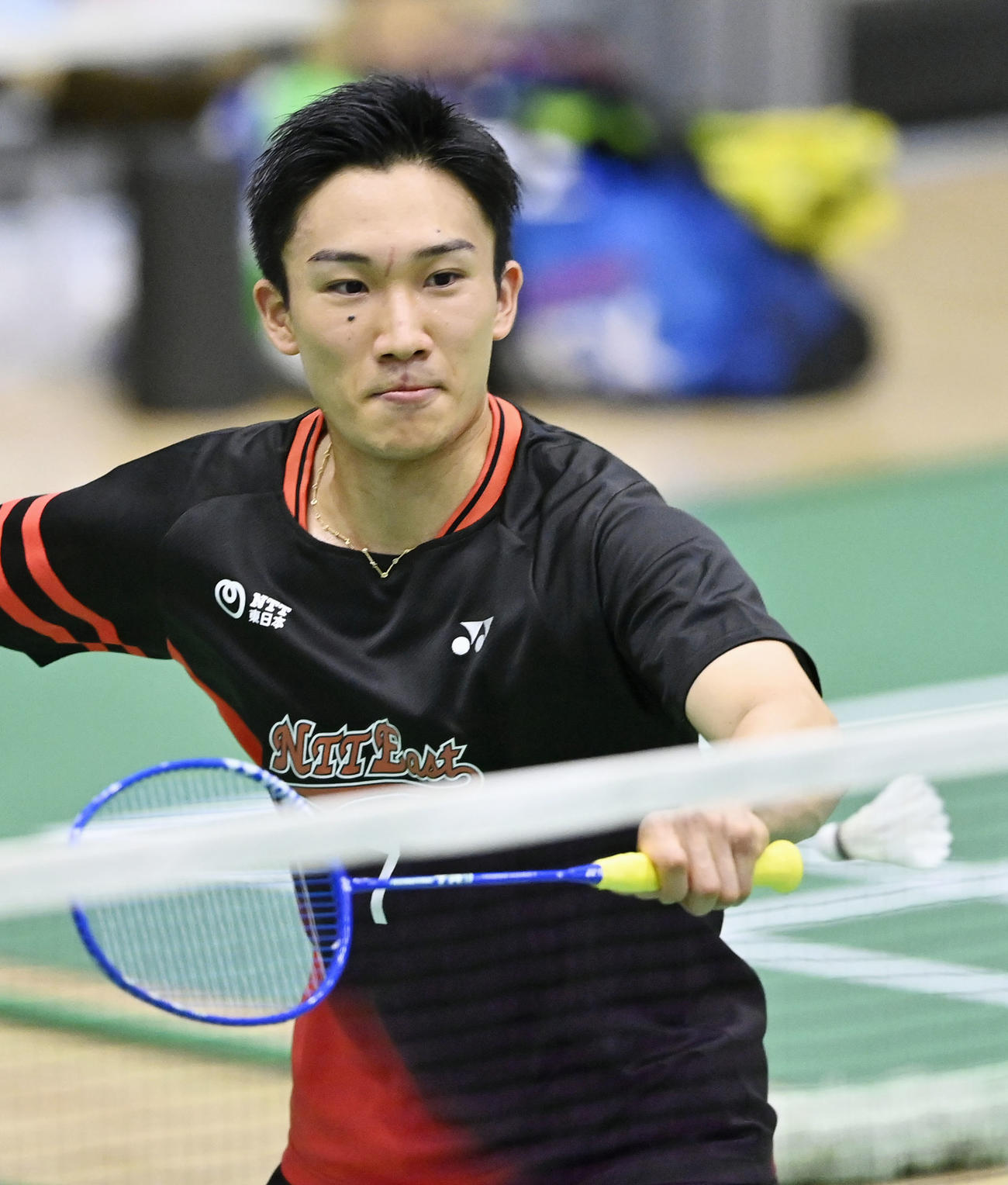 練習する桃田賢斗（共同）