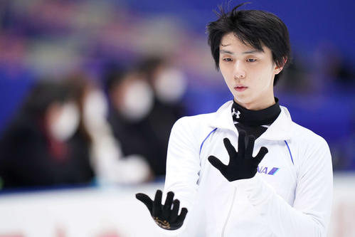 練習中にイメージトレーニングする羽生（代表撮影）