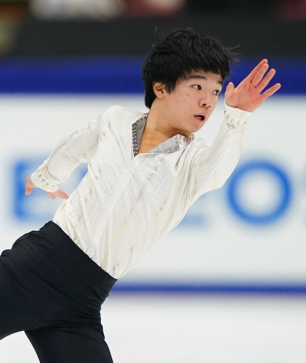 全日本フィギュアスケート選手権　男子SPで演技をする鍵山（代表撮影）