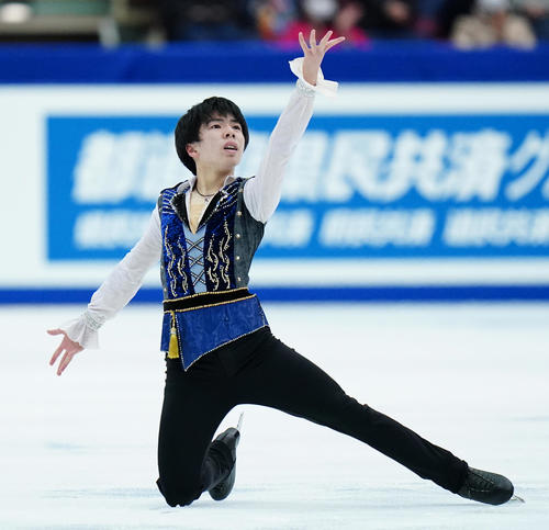全日本フィギュアスケート選手権　男子フリーで演技をする佐藤（代表撮影）